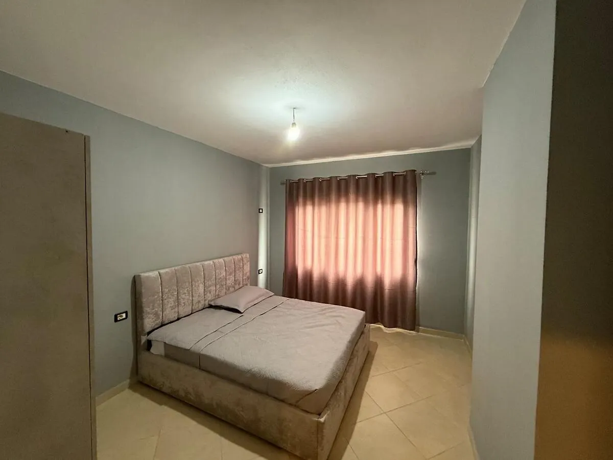 36 Apartment 티라나