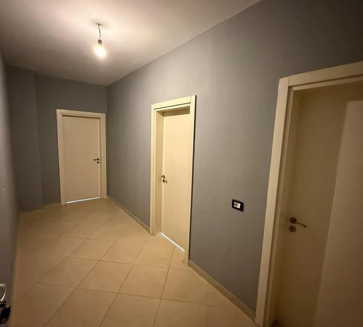 36 Apartment 티라나